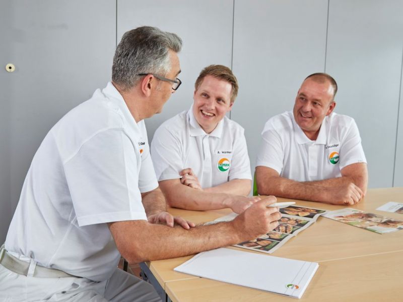 UNIFERM Carrer - we solve problems